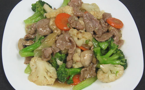 (49) Beef Stir Fry with Mixed Greens